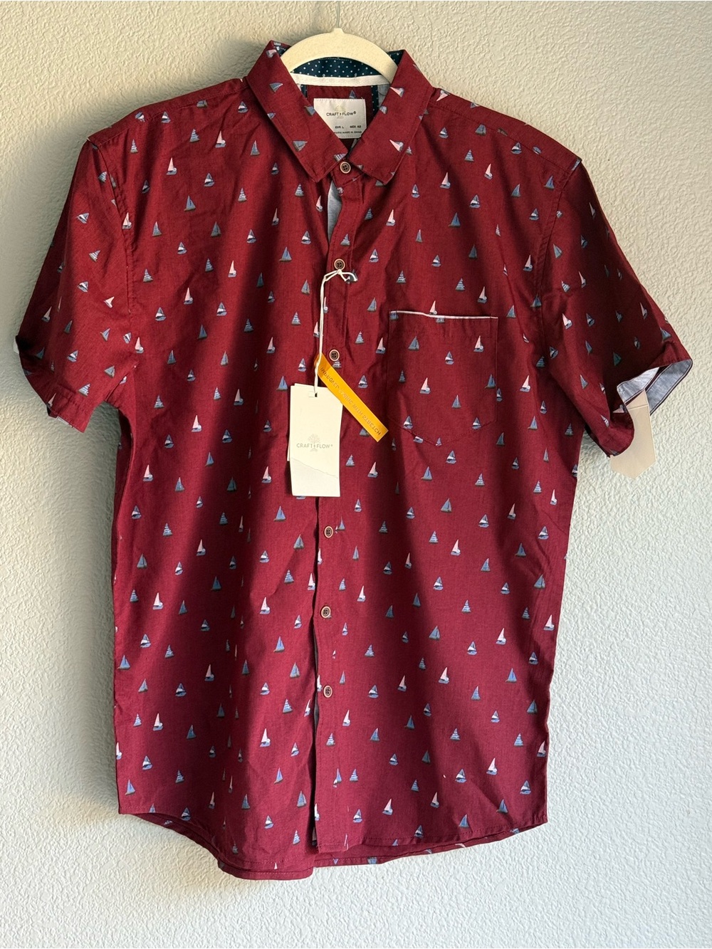 Short-Sleeve Men's Button-Up Shirt in Burgundy with Sailboat Print
